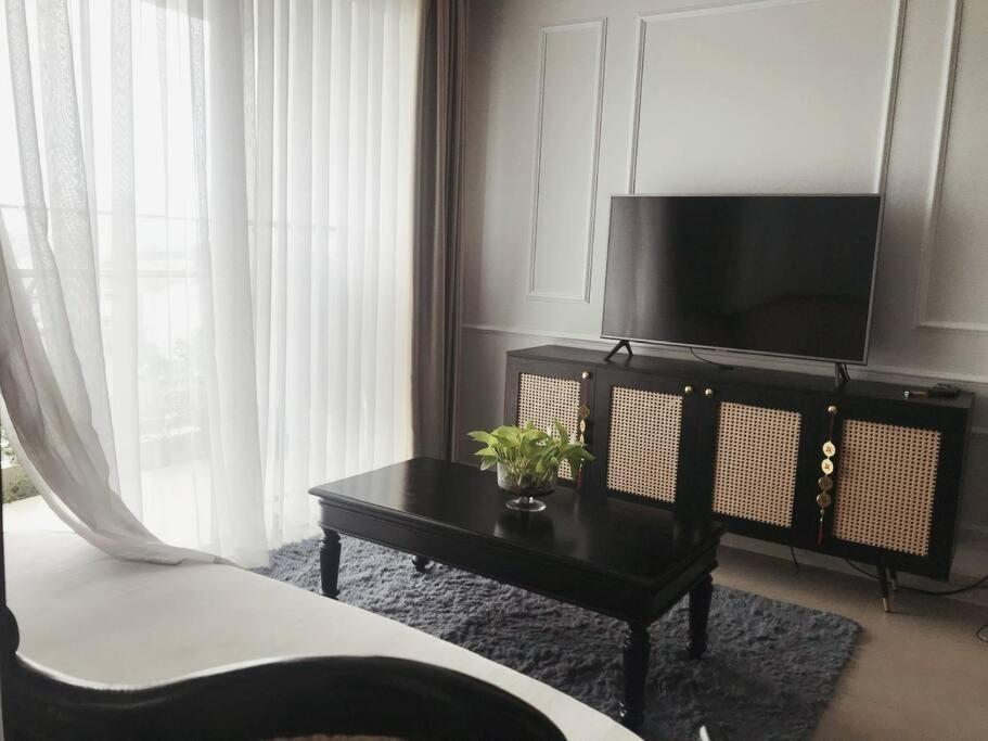 Apartment River Panorama 2 Bedroom Indochina+canal River View *